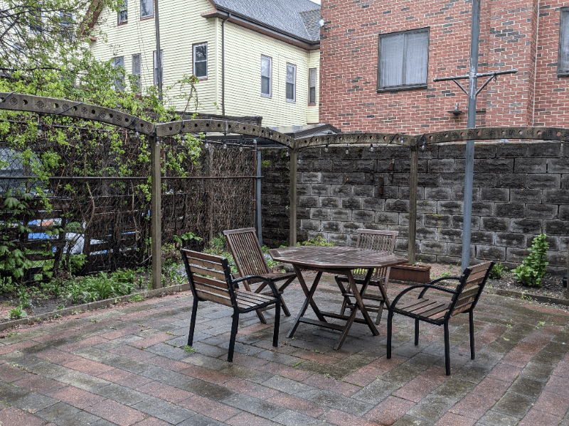 Somerville Apartment: 21 Rossmore St