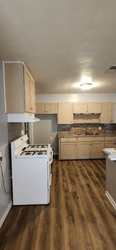 Pine Bluff House: 23 Haley