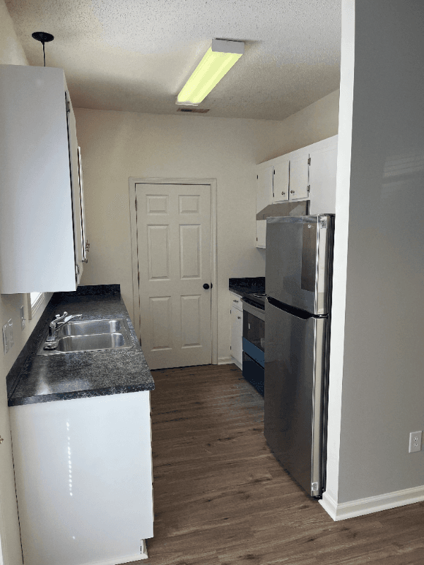 Cornelius Townhome: 21032 N Main St