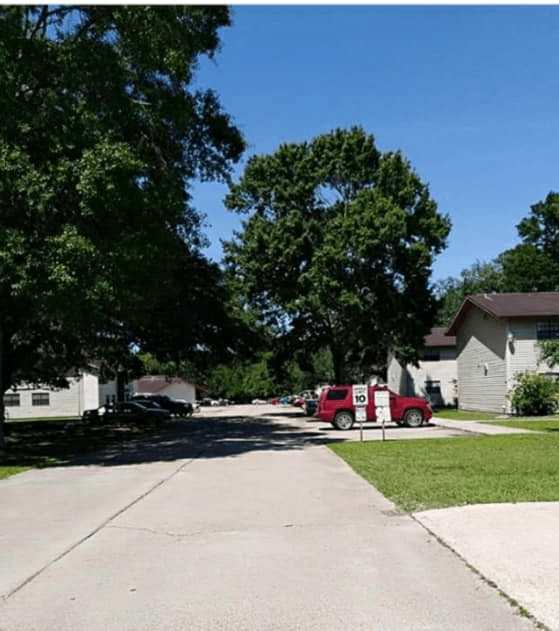 New Iberia Apartment: C'est La Place Apartments 4005 E Old Spanish Trl