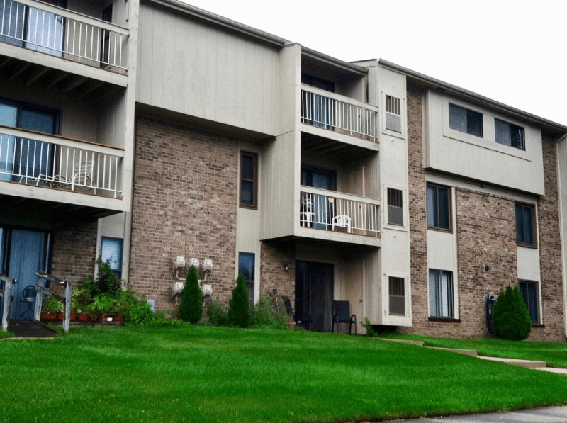 Farmington Hills Condo: 30445 W. 14 Mile Rd