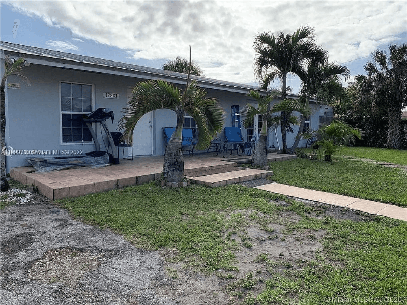 miami gardens House: 17201 nw 53 ave