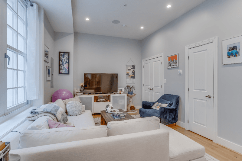 Washington Condo: 625 Park Road NW