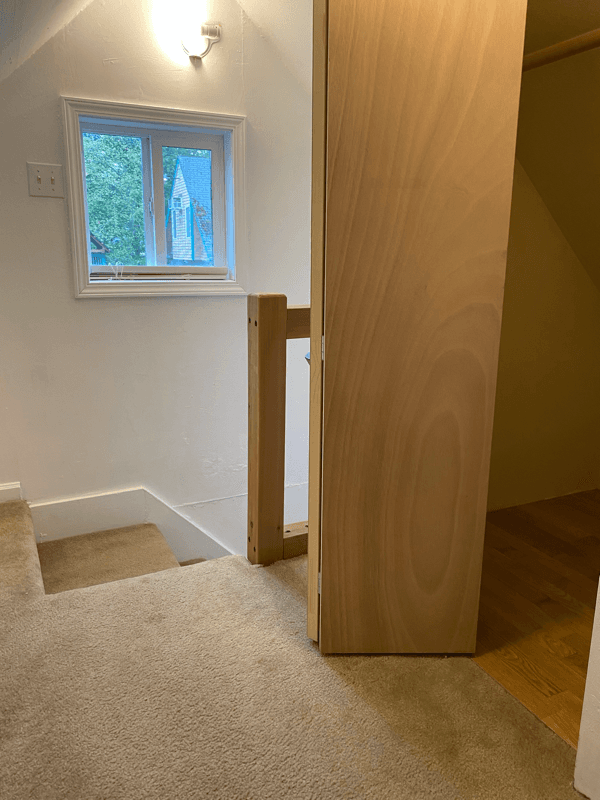 Salem House: 390 22nd St SE