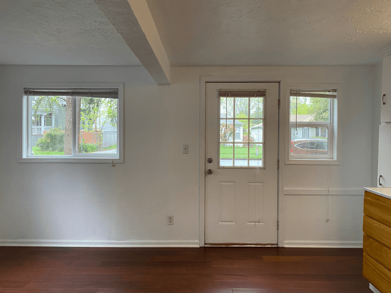 Salem House: 390 22nd St SE