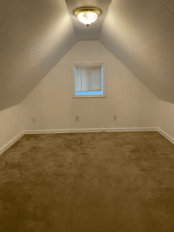 Salem House: 390 22nd St SE