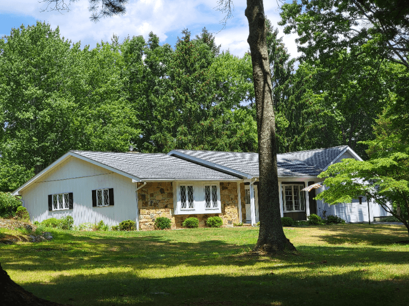 East Stroudsburg House: 335 Colgate Lane