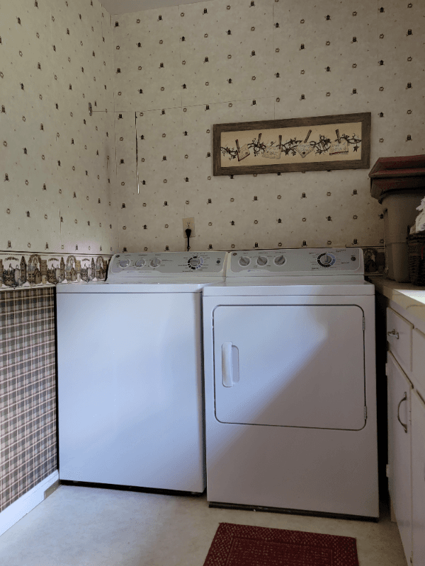 East Stroudsburg House: 335 Colgate Lane
