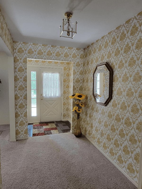 East Stroudsburg House: 335 Colgate Lane