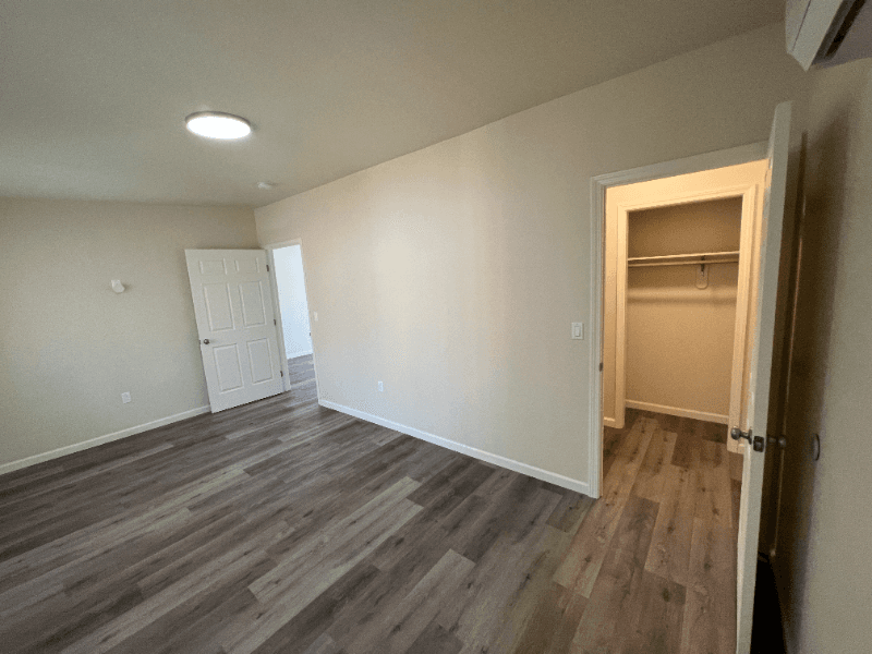 Fresno House: 934 N Van Ness Ave