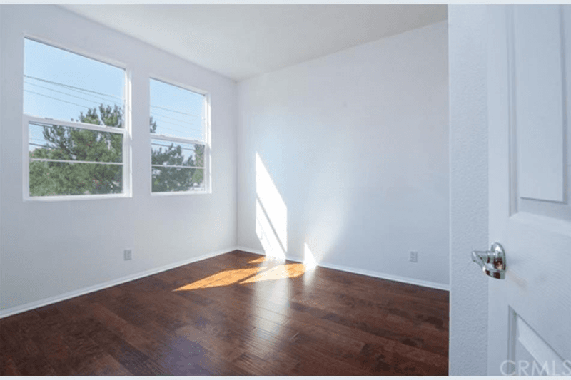 Montebello Townhome: 928 Lilac Ln