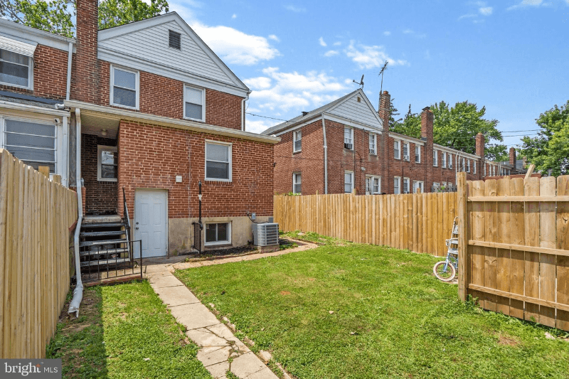 Dundalk Apartment: 2937 Liberty Parkway
