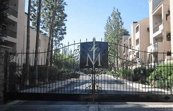 Woodland Hills Townhome: 5525 Canoga Ave