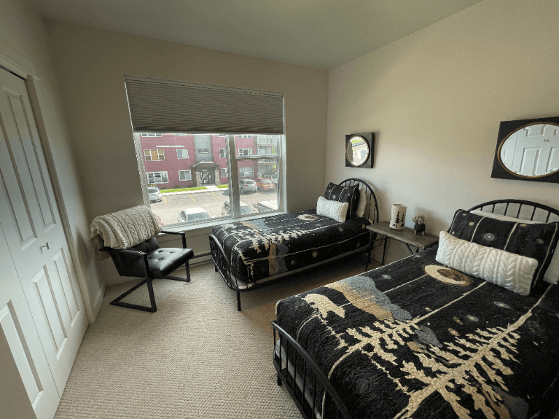 Livingston House: 2221 Willow Drive