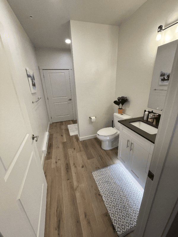 Livingston House: 2221 Willow Drive