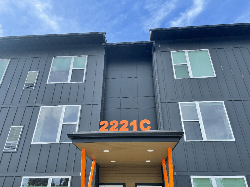 Livingston House: 2221 Willow Drive
