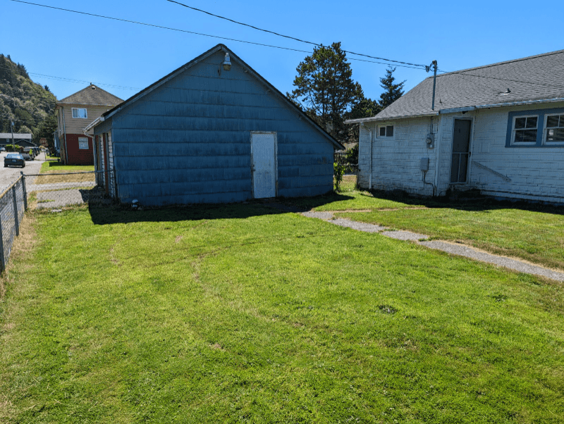 Aberdeen House: 1015 E 2nd St