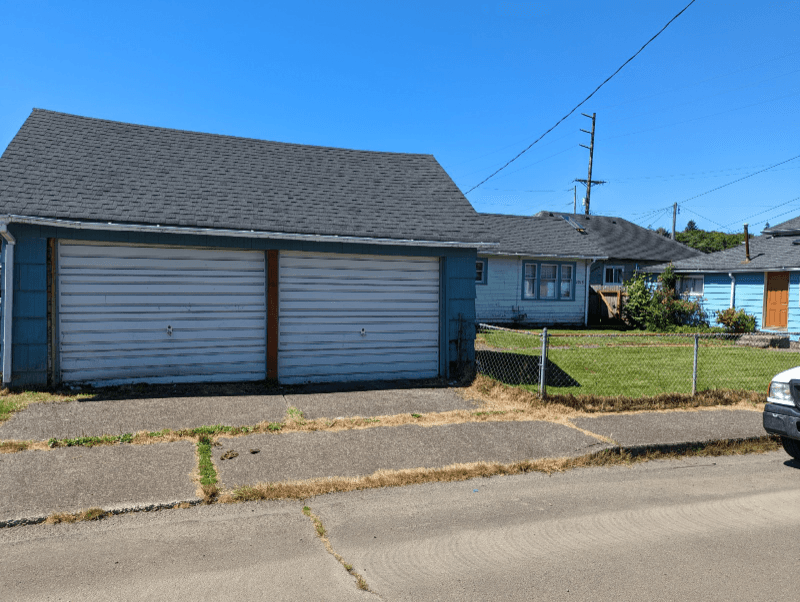 Aberdeen House: 1015 E 2nd St