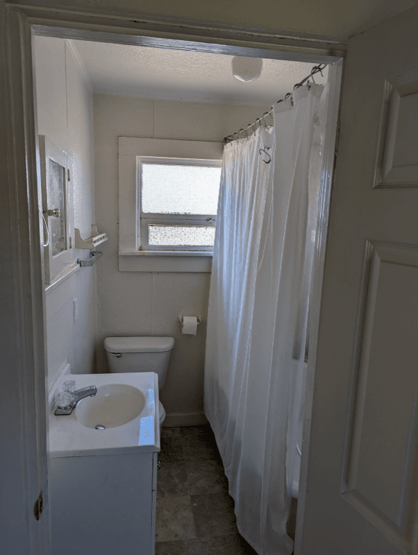 Aberdeen House: 1015 E 2nd St