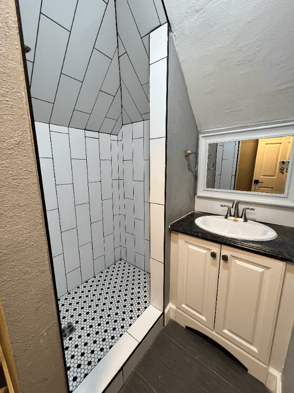 Greeley Apartment: 1617 10th Ave