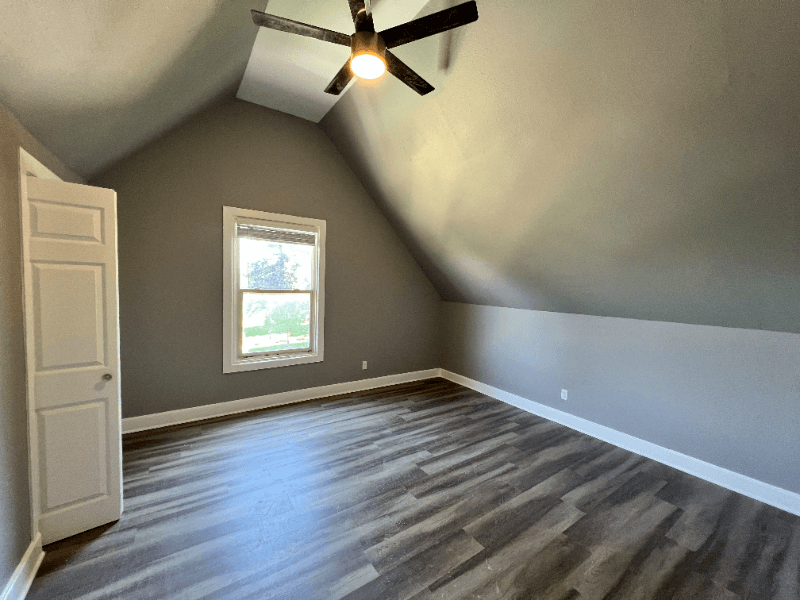 Greeley Apartment: 1617 10th Ave