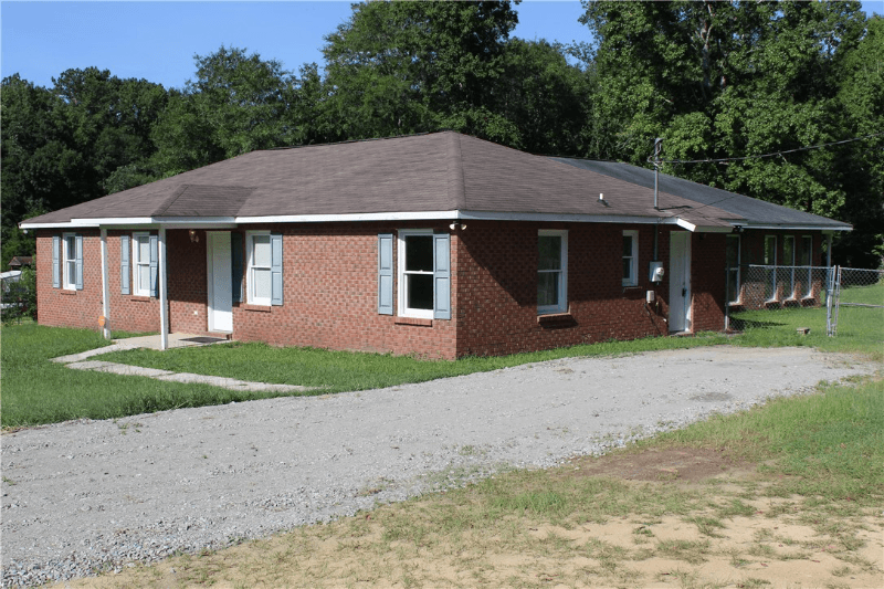 Phenix City House: 375 Lee Road 238