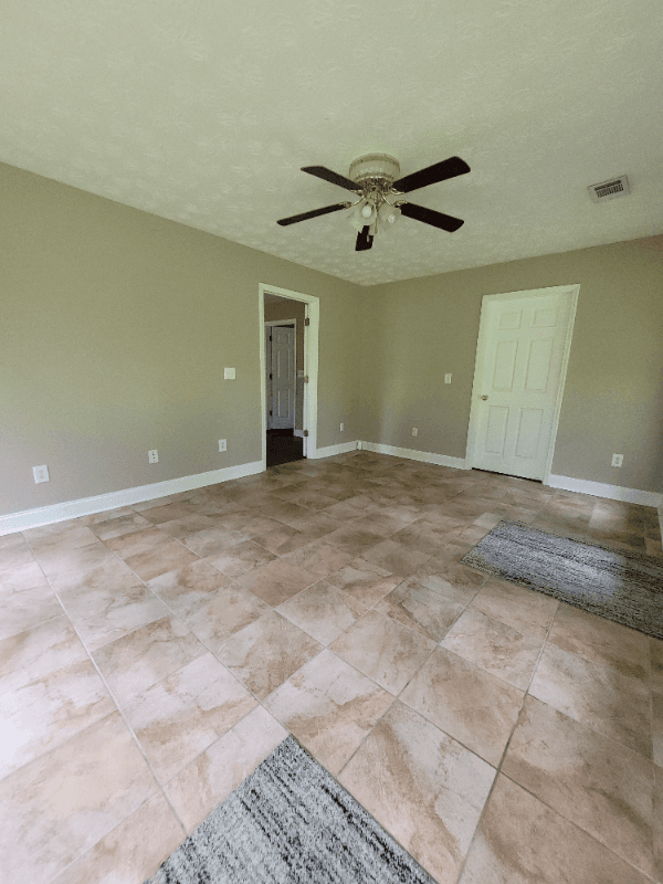 Phenix City House: 375 Lee Road 238