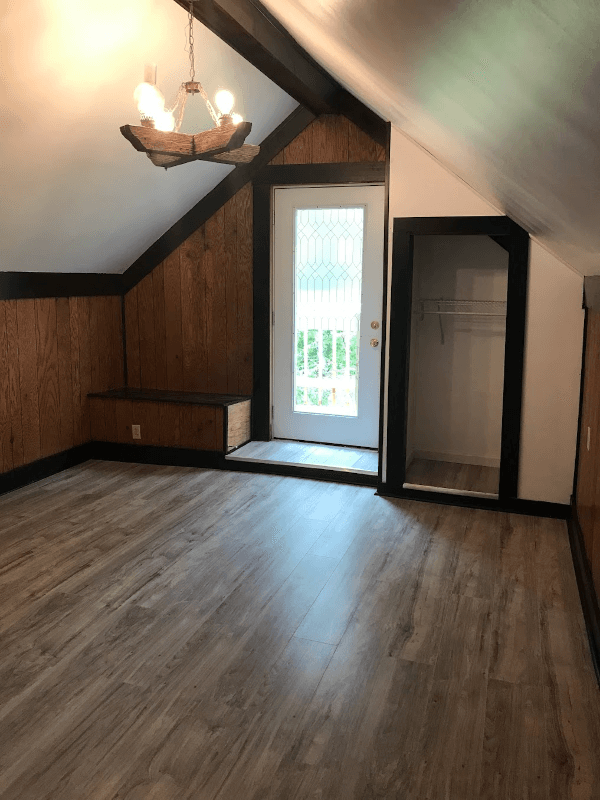 Nashville House: 4012 Meadow Rd