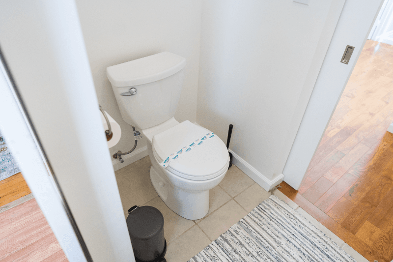 FULLERTON House: 1406 W ROBERTA AVE