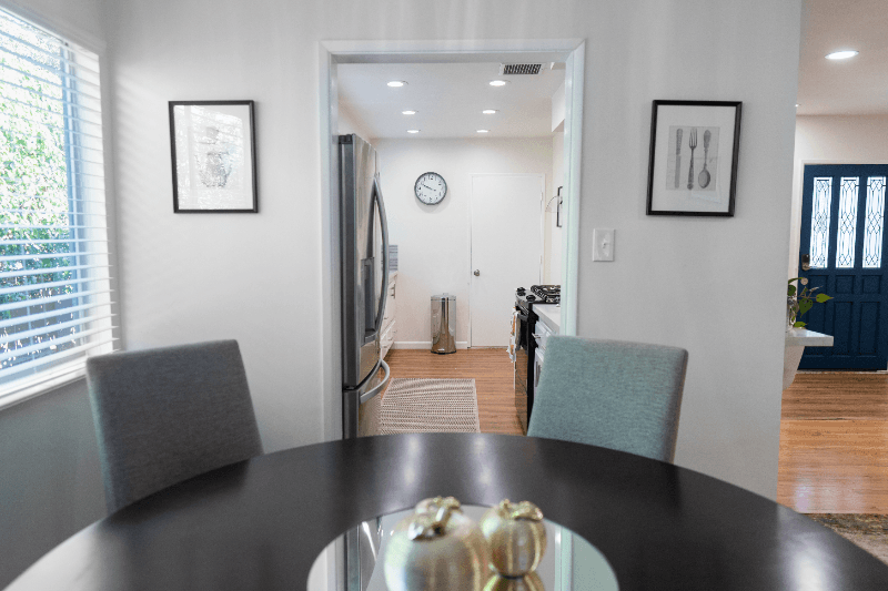 FULLERTON House: 1406 W ROBERTA AVE