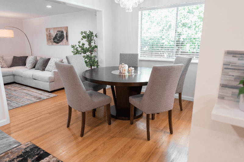 FULLERTON House: 1406 W ROBERTA AVE