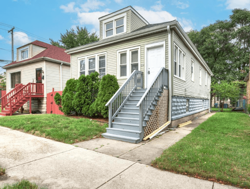 Chicago House: 9319 S Clyde Ave