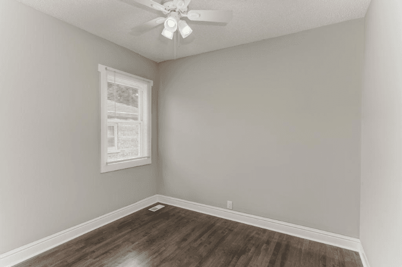 Chicago House: 9319 S Clyde Ave