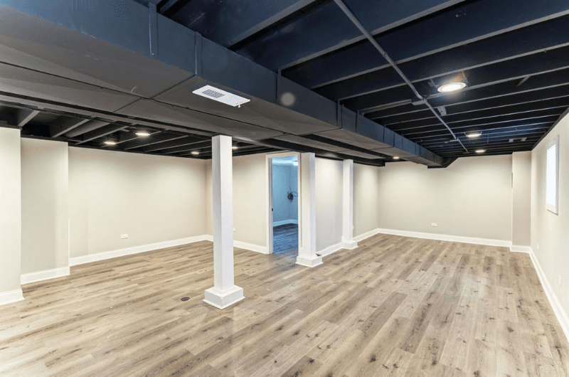 Chicago House: 9319 S Clyde Ave