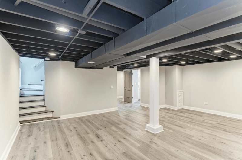 Chicago House: 9319 S Clyde Ave