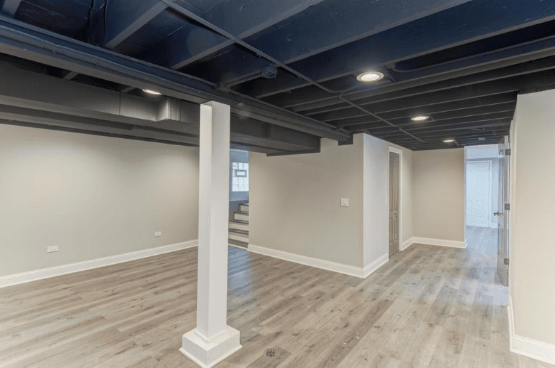 Chicago House: 9319 S Clyde Ave