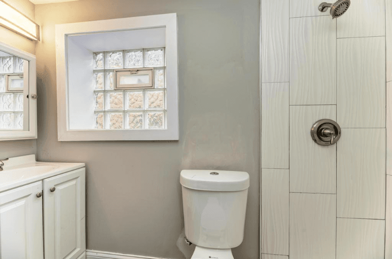 Chicago House: 9319 S Clyde Ave