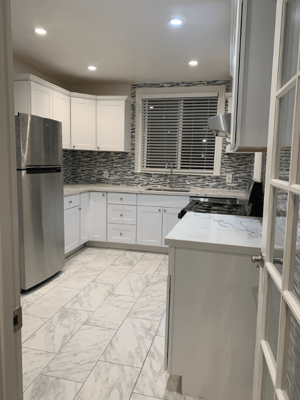 Oakland Apartment: 3815 Webster St