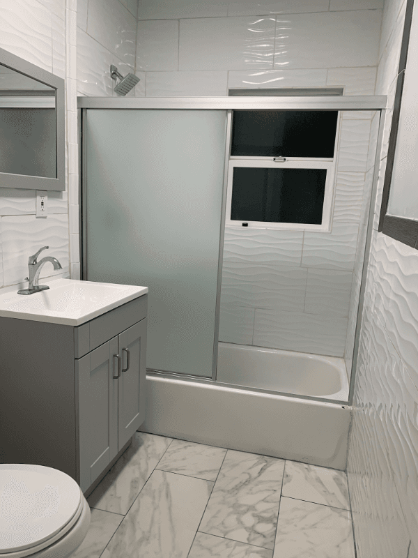 Oakland Apartment: 3815 Webster St