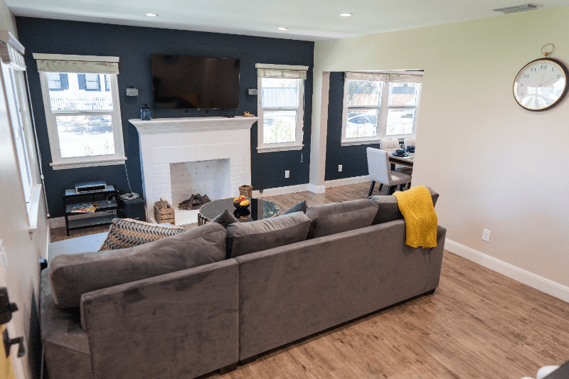 NORTH HOLLYWOOD House: 6156 MORELLA AVE