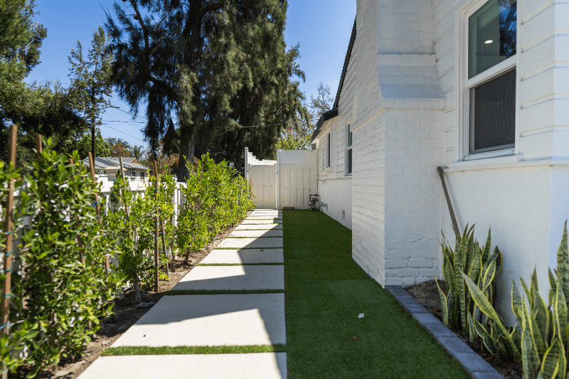 NORTH HOLLYWOOD House: 6156 MORELLA AVE