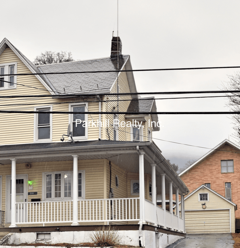 Pen Argyl House: 211 E Pennsylvania Ave