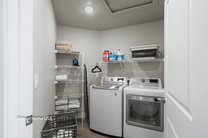 Bluffdale Townhome: 572 Lewski Ln
