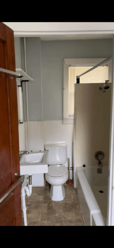 Corning Apartment: 125 W 3rd St