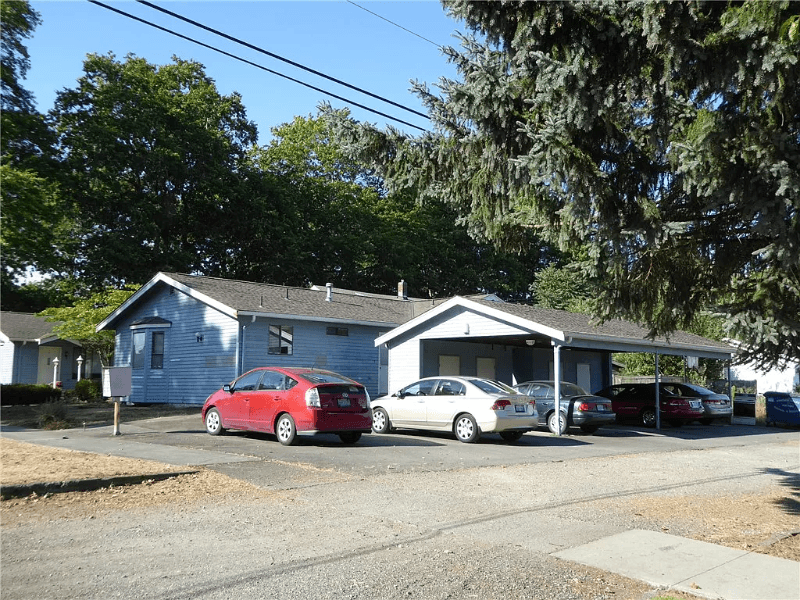 Lynden House: 101. S. 9th St.
