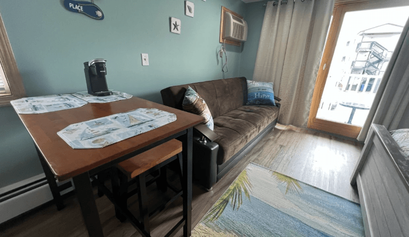 Hampton Condo: 415 Ocean Boulevard