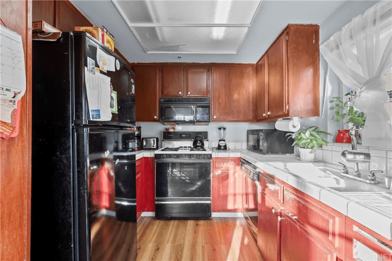 North Hills Townhome: 8800 Burnet Ave