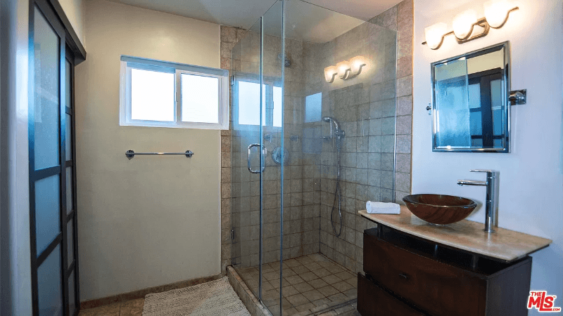 Los Angeles House: 133 E 140th St