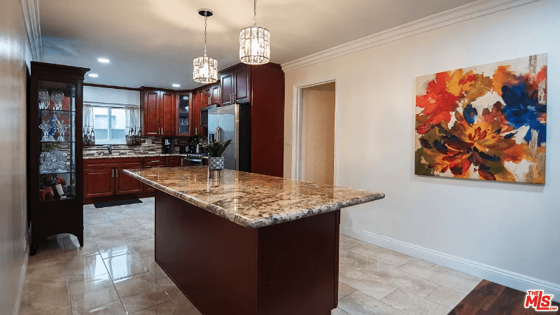 Los Angeles House: 133 E 140th St