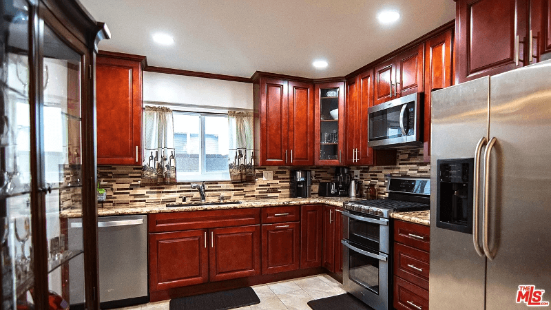 Los Angeles House: 133 E 140th St